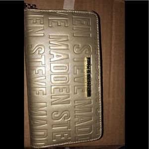 Steven madden wallet